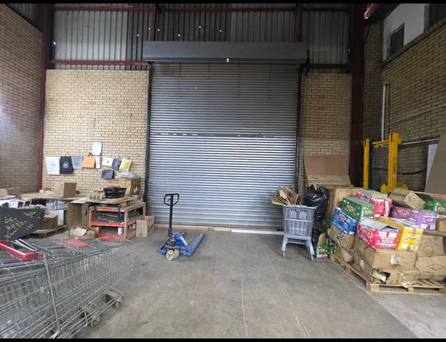 6,000M² WAREHOUSE FOR SALE IN CROWN